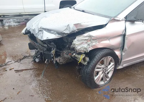 2020 Hyundai Elantra Sel z USA, uszkodzony, nr VIN 5NPD84LF6LH564809